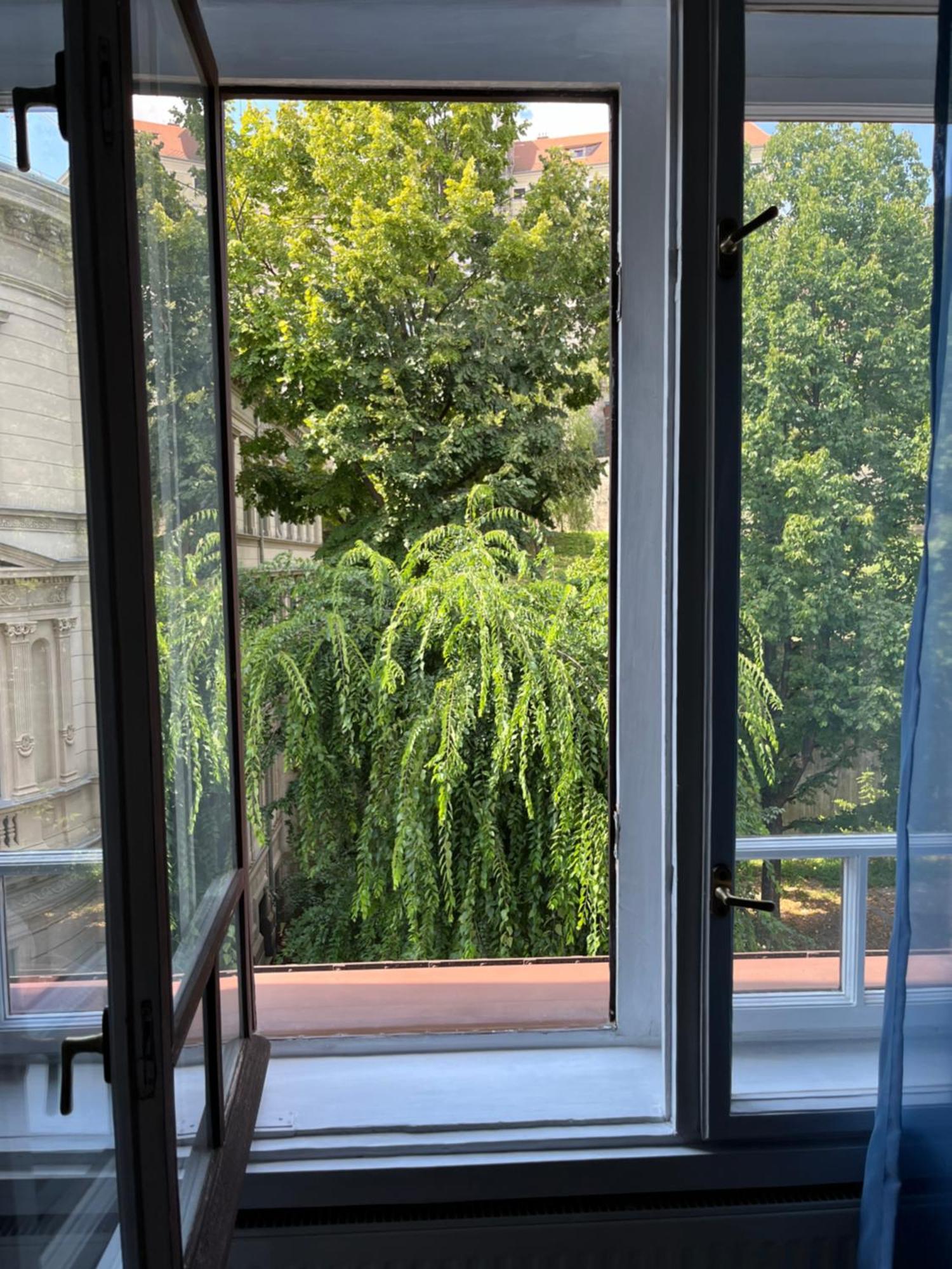 Sunny At The Castle Apartment Budapest